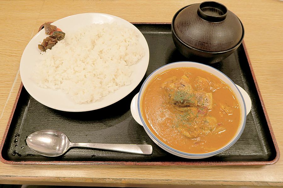 ごろごろチキンのバターチキンカレー01